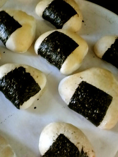 もちふわ!お餅を練りこんだおにぎりパン-レシピのメイン写真