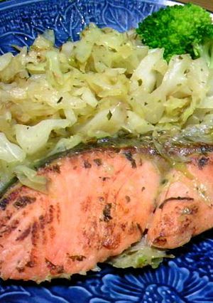 フライパンで簡単～♪鮭とキャベツ焼き　-レシピのメイン写真