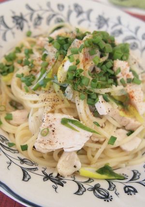 冬葱と蒸し鶏のペペロンチーノ・チャイナ♪-レシピのメイン写真
