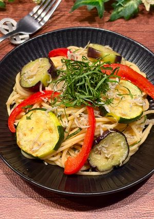しそたっぷり♡夏野菜としらすのワンポットパスタ-レシピのメイン写真