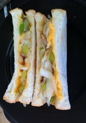 ネギとチーズの焼きサンド✩-レシピのメイン写真