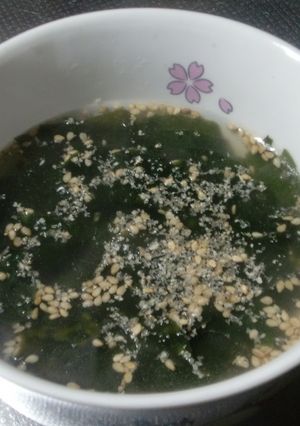 簡単♪ダシダＤＥわかめスープ(韓国風）-レシピのメイン写真
