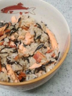 簡単♪鮭とひじきの炊き込み御飯-レシピのメイン写真