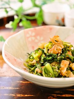 カリカリ鶏皮と大根菜のおつまみ♪-レシピのメイン写真