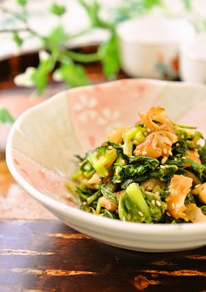カリカリ鶏皮と大根菜のおつまみ♪-レシピのメイン写真