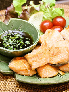 簡単♪タイ風たれで☆サーモンの揚げ焼き-レシピのメイン写真