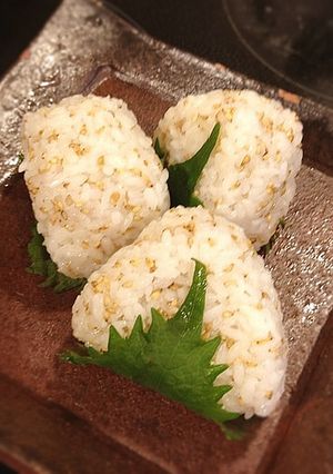 夜食、おつまみに。大葉ごまおにぎり-レシピのメイン写真