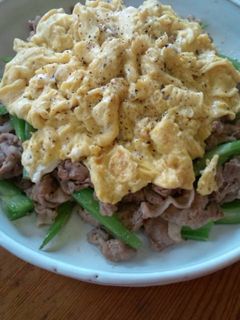 豚肉☆セロリ炒め〜ふわふわ卵のせ〜-レシピのメイン写真