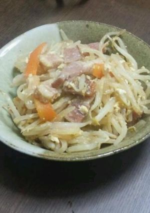 もやしメインの溶き卵のベーコン炒め-レシピのメイン写真