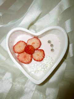 簡単♡少ない苺でお花の飾り切り✤-レシピのメイン写真