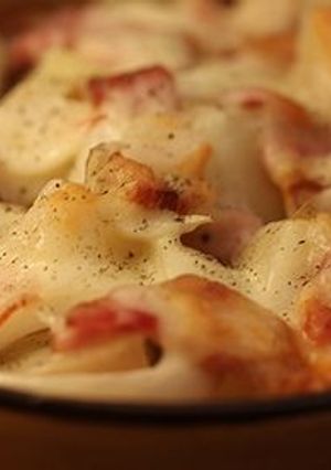 お餅とおじゃがのベーコンチーズ焼き-レシピのメイン写真