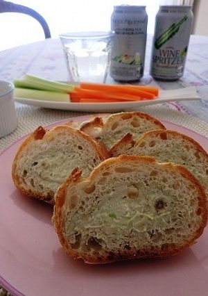 アボカドとクリームチーズのおつまみパン-レシピのメイン写真