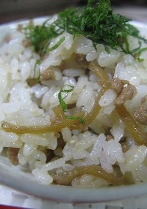生姜とひき肉の甘辛煮の混ぜご飯-レシピのメイン写真