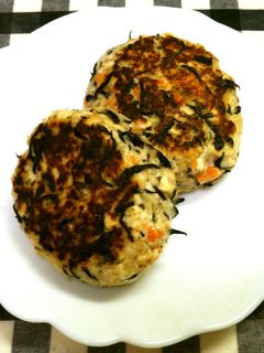 ひじきたっぷり豆腐ハンバーグ-レシピのメイン写真