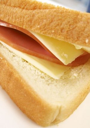 ふわふわパンでハムチーサンド-レシピのメイン写真