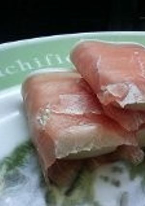 ヘルシーな1品☆生ハムの豆腐巻き-レシピのメイン写真