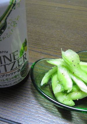 セロリの浅漬けオリーブオイルがけ-レシピのメイン写真