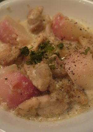 優しい味わい！　赤かぶと鶏肉のクリーム煮-レシピのメイン写真