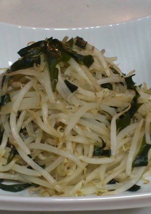 カルシウム満点じゃことわかめともやし炒め-レシピのメイン写真