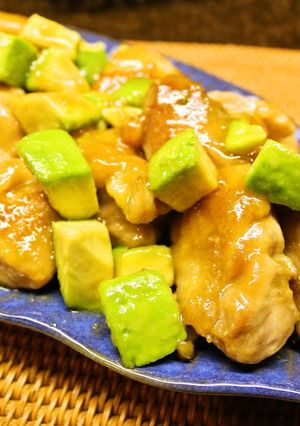 簡単☆鶏ももとアボカドのマヨポン照り焼き-レシピのメイン写真