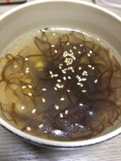 簡単!コーン入りもずくスープ♪-レシピのメイン写真