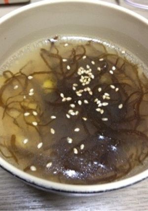 簡単！コーン入りもずくスープ♪-レシピのメイン写真