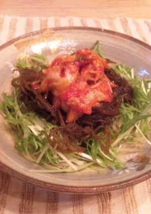 キムチともずくの水菜サラダ-レシピのメイン写真