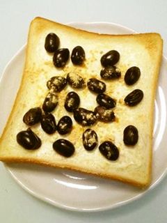 黒豆とクリチのトースト-レシピのメイン写真