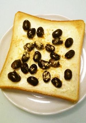 黒豆とクリチのトースト-レシピのメイン写真