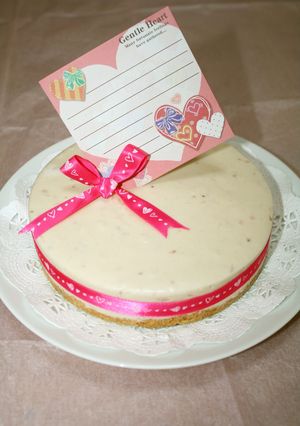 バレンタイン♥苺白チョコレアチーズケーキ-レシピのメイン写真