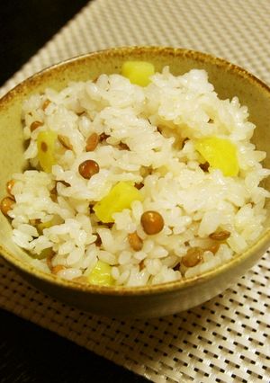 レンズ豆とじゃがいもの炊き込みごはん-レシピのメイン写真