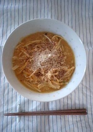 オレンジ色スープ☆にんじんラーメン-レシピのメイン写真