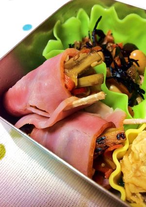 お弁当に♪ きんぴらごぼうのベーコン巻き-レシピのメイン写真