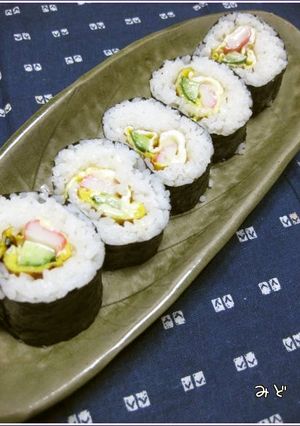簡単海苔巻き。(卵・カニかま・きゅうり）-レシピのメイン写真