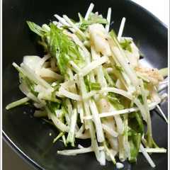 รูปของ 水菜と大根とホタテのサラダ