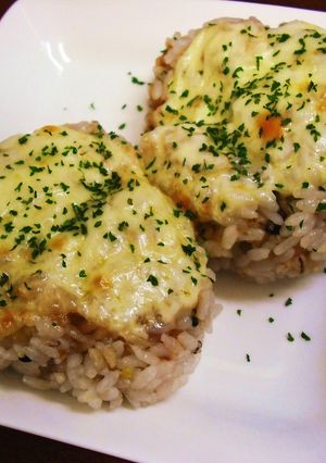 ごま醤油チーズの焼きおにぎり-レシピのメイン写真