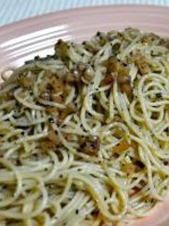 アンチョビ、にんにく、バジルのパスタ-レシピのメイン写真