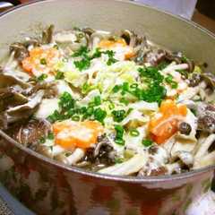 รูปของ ☆味噌とチーズで!!簡単コク旨蒸し鍋☆彡