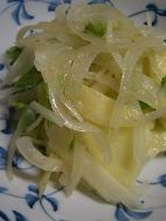 セロリと玉ねぎとりんごのサラダ-レシピのメイン写真