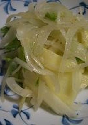 セロリと玉ねぎとりんごのサラダ-レシピのメイン写真