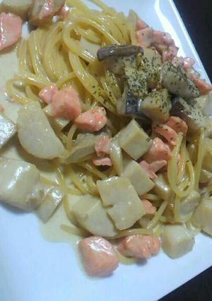 サーモンとホタテとキノコのクリームパスタ-レシピのメイン写真