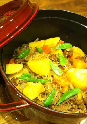 野菜の甘みだけで★ストウブで肉じゃが-レシピのメイン写真