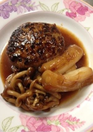 ２種類のハンバーグ・すき焼き風とトマト味-レシピのメイン写真