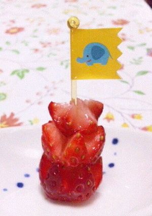 簡単だよ！いちごのタワー〜飾り切り♪-レシピのメイン写真