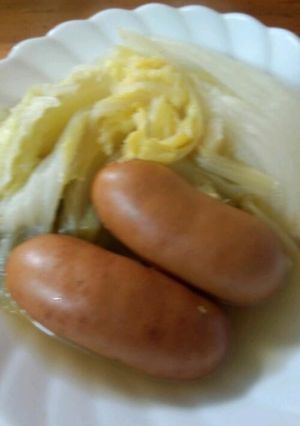 白菜とフランクフルトのスープ煮-レシピのメイン写真