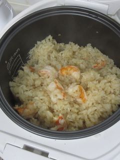 炊飯器で☆簡単お手軽エビピラフ♪-レシピのメイン写真