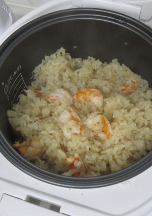 炊飯器で☆簡単お手軽エビピラフ♪-レシピのメイン写真