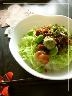 鶏そぼろとキャベツの丼 梅ワサビ風味-レシピのメイン写真