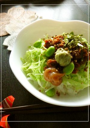 鶏そぼろとキャベツの丼　梅ワサビ風味-レシピのメイン写真