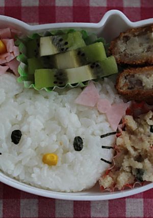 簡単！キティちゃんのおにぎり弁当-レシピのメイン写真